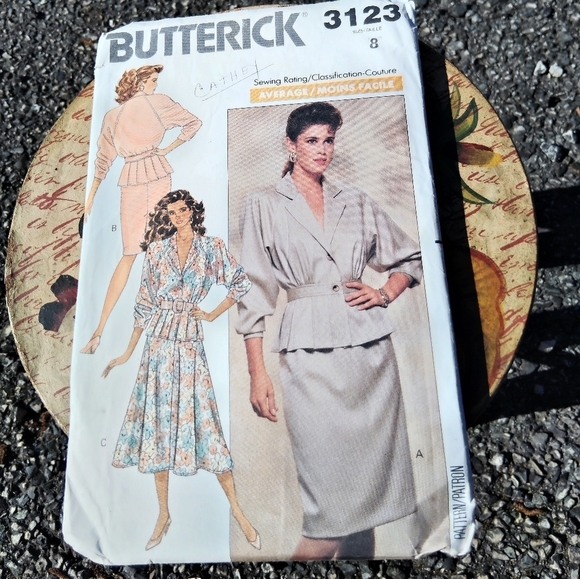 Butterick Sewing Pattern 3123 Women's Top & Skirt Suit Size 8 - Picture 1 of 2